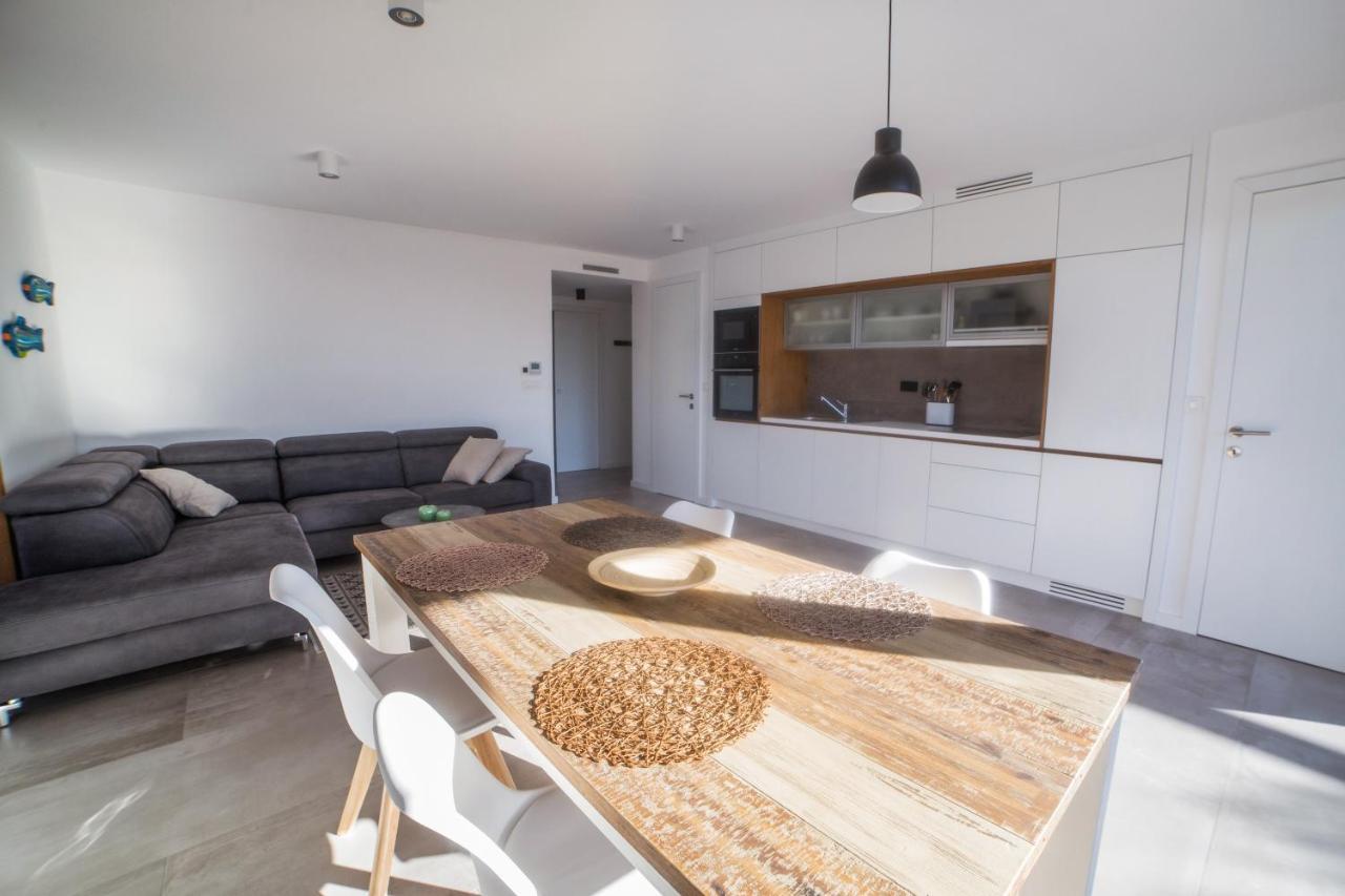 Klajder Apartment Peroj Luaran gambar